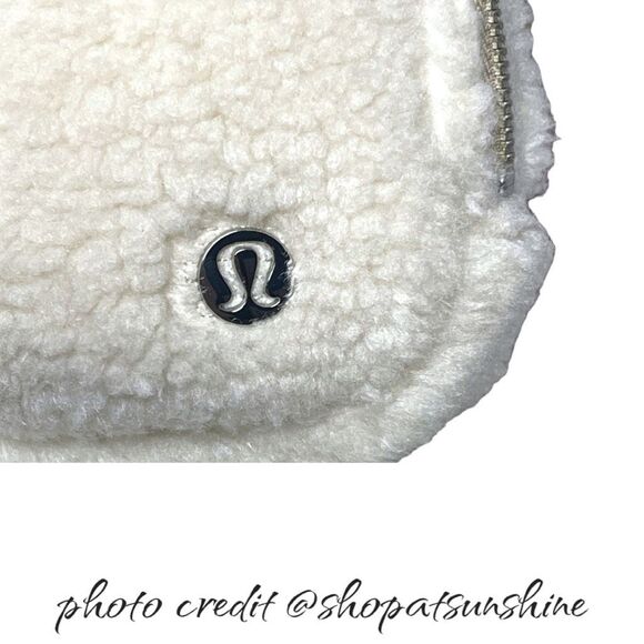 Lululemon Everywhere Belt Bag Fleece 1L NWT Natural Ivory Silver Hardware NEW - Picture 3 of 12